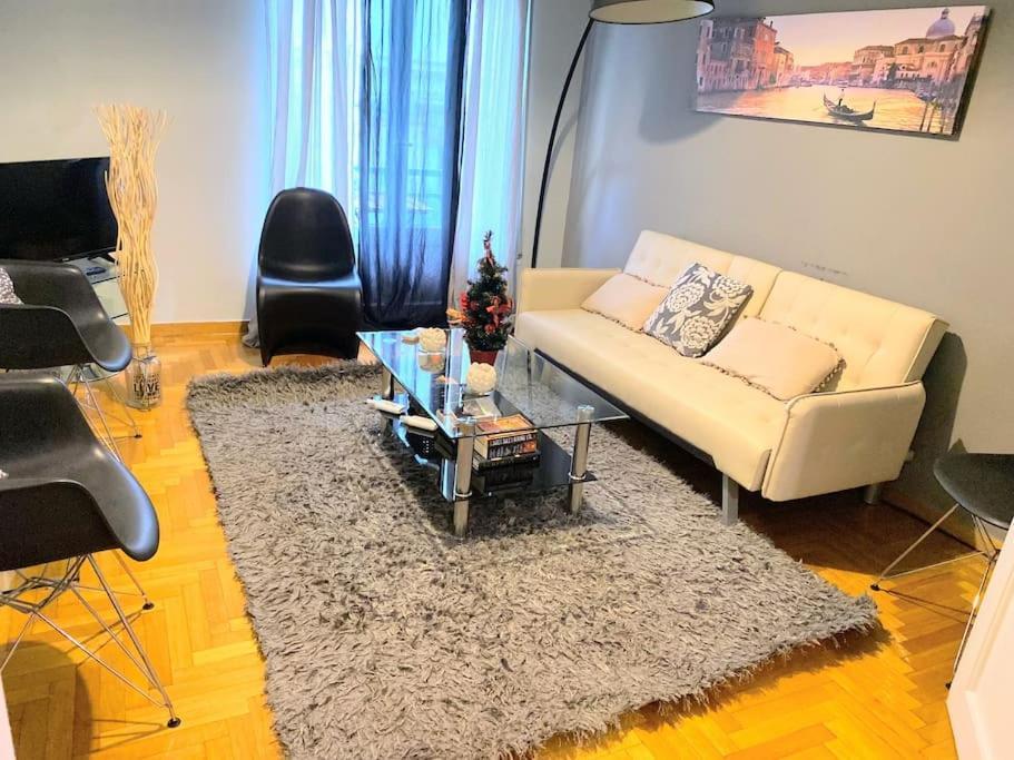 2Bdr Olympianzeus Apt With Netflix Atina Dış mekan fotoğraf